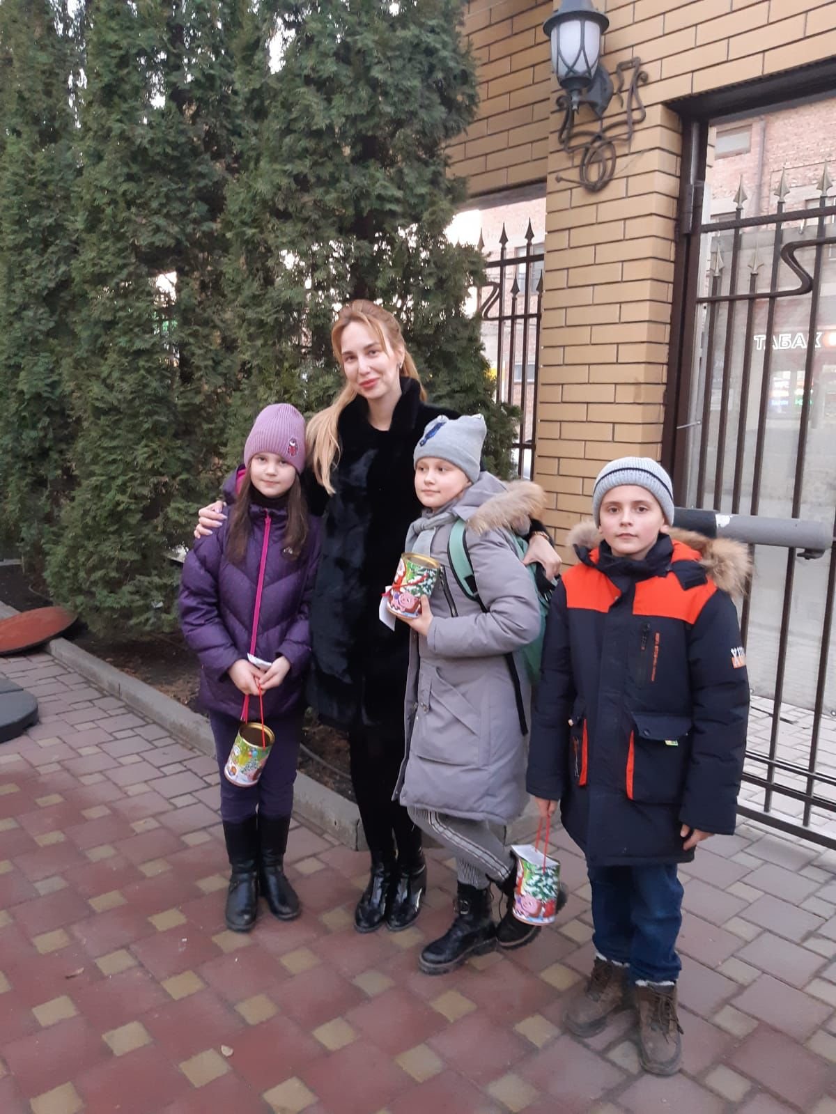 Члены ППО Управления Росреестра по Ростовской области поздравили с наступающим Новым годом детей из освобожденных территорий ДНР и ЛНР